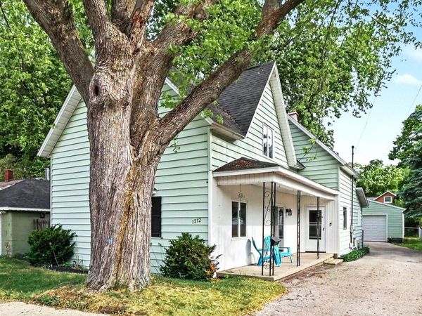 1212 24th Street, Manistee, MI 49660