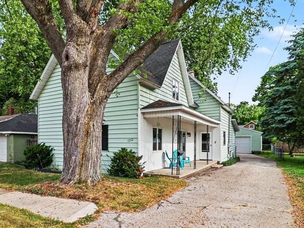 1212 24th Street, Manistee, MI 49660