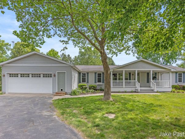 9951 10 Mile Road NE, Rockford, MI 49341