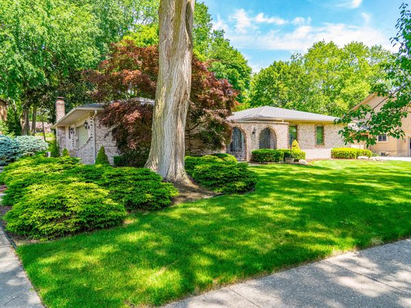 5097 Collington Drive, Troy, MI 48098
