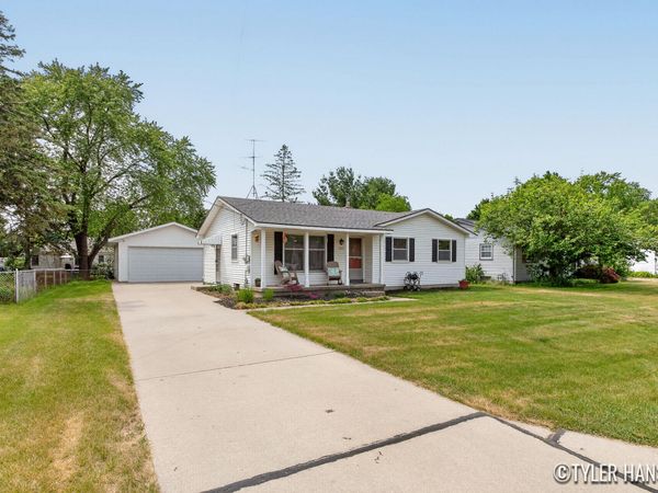 3923 Jupiter Avenue NE, Grand Rapids, MI 49525