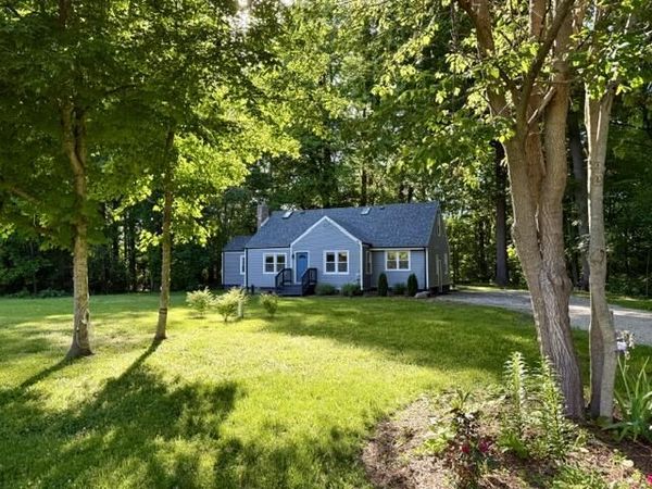 16002 Lakeside Road, Union Pier, MI 49129