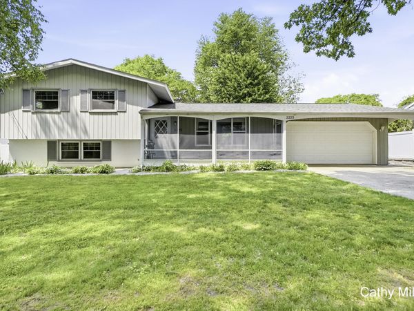 2223 Rosewood Avenue SE, Grand Rapids, MI 49506