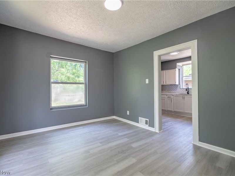 799 Fess Avenue, Akron, OH 44307 Photo 9