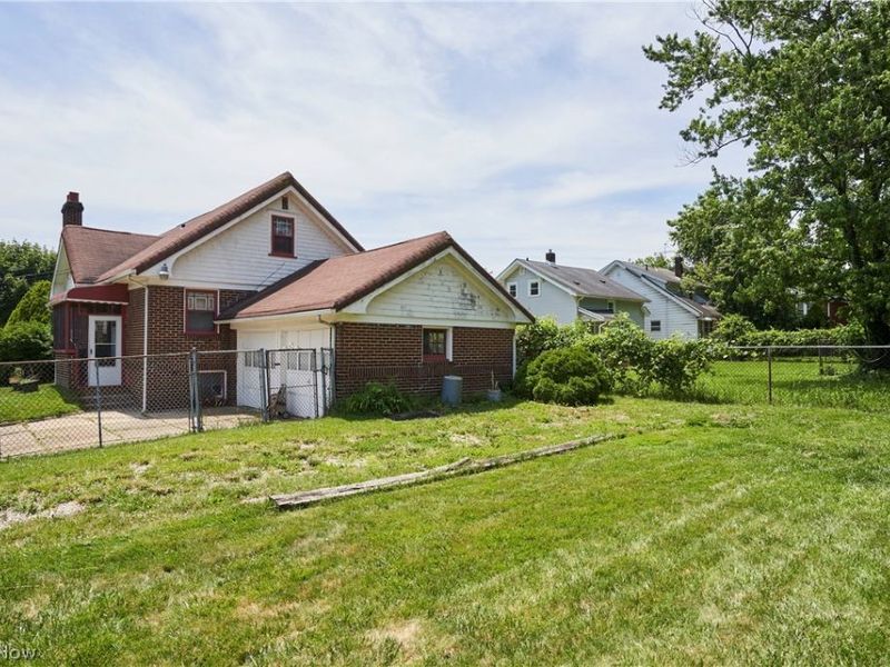 939 Lovers Lane , Akron, OH 44306 Photo 18