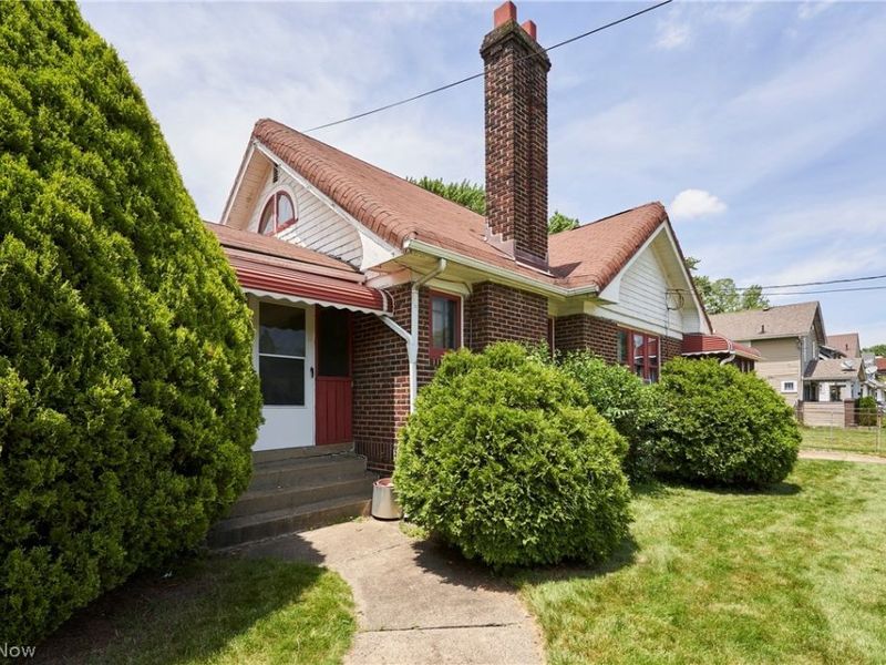 939 Lovers Lane , Akron, OH 44306 Photo 2