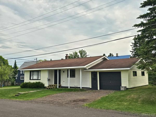 55823 Hancock Street, Calumet Twp, MI 49913