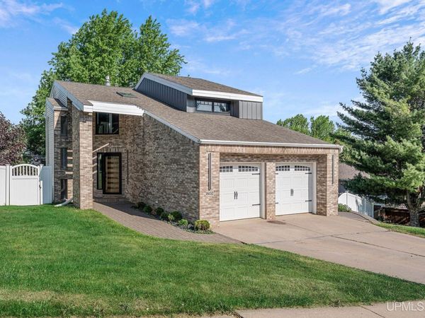 1602 Altamont Street, Marquette, MI 49855