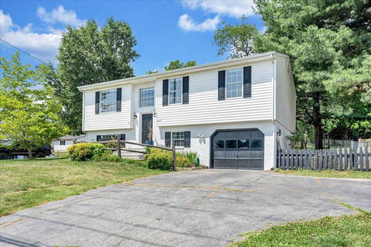2107 Mill Ln , Salem, VA 24153 Main Photo