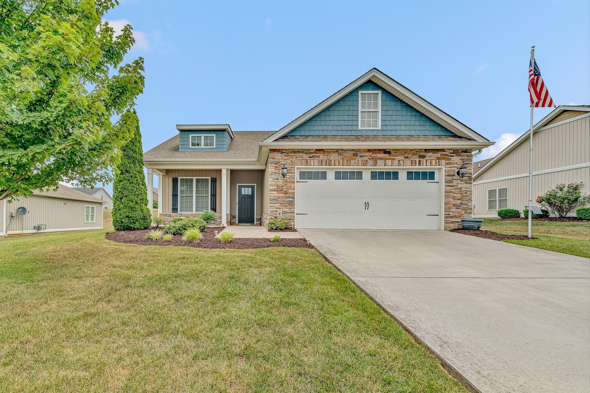 254 Altamira Dr, Roanoke, VA 24019 Main Photo