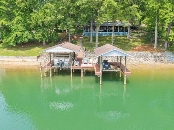35 Bluewater CT , Moneta, VA 24121