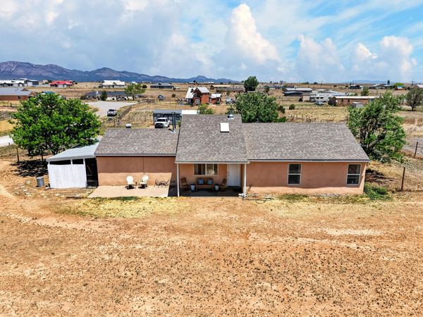 4 Starlight Acres Drive , Edgewood, NM 87015