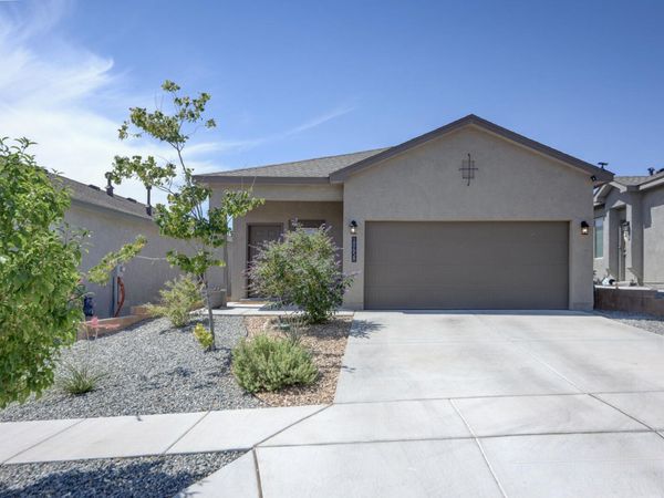10658 Valedon Lane SW, Albuquerque, NM 87121