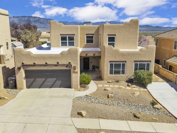 9816 Buckeye Street NW, Albuquerque, NM 87114
