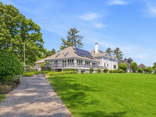 139 Fairway Dr, Halifax, MA 02338