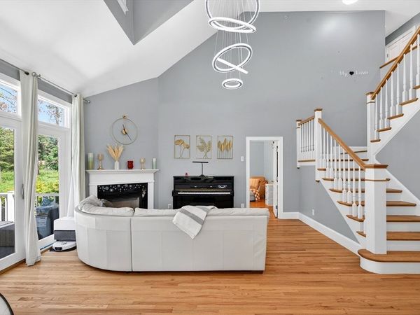 680 South Ave, Unit 7, Weston, MA 02493
