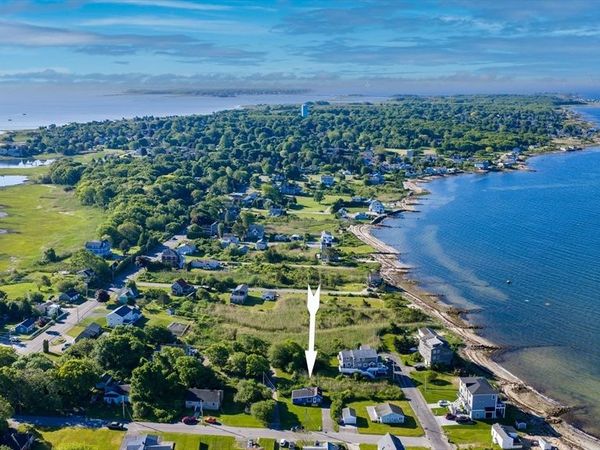 3 Rockland St, Fairhaven, MA 02719