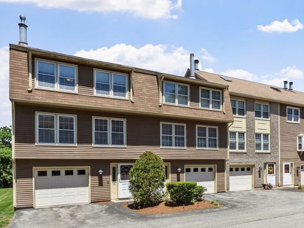 52 Heritage Dr, Unit 52, Tewksbury, MA 01876