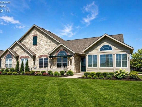 2695 Canterbury Circle, Unit B, Port Clinton, OH 43452