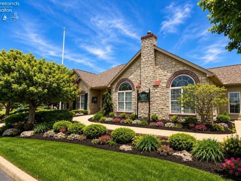 2695 Canterbury Circle, Unit B, Port Clinton, OH 43452 Photo 3