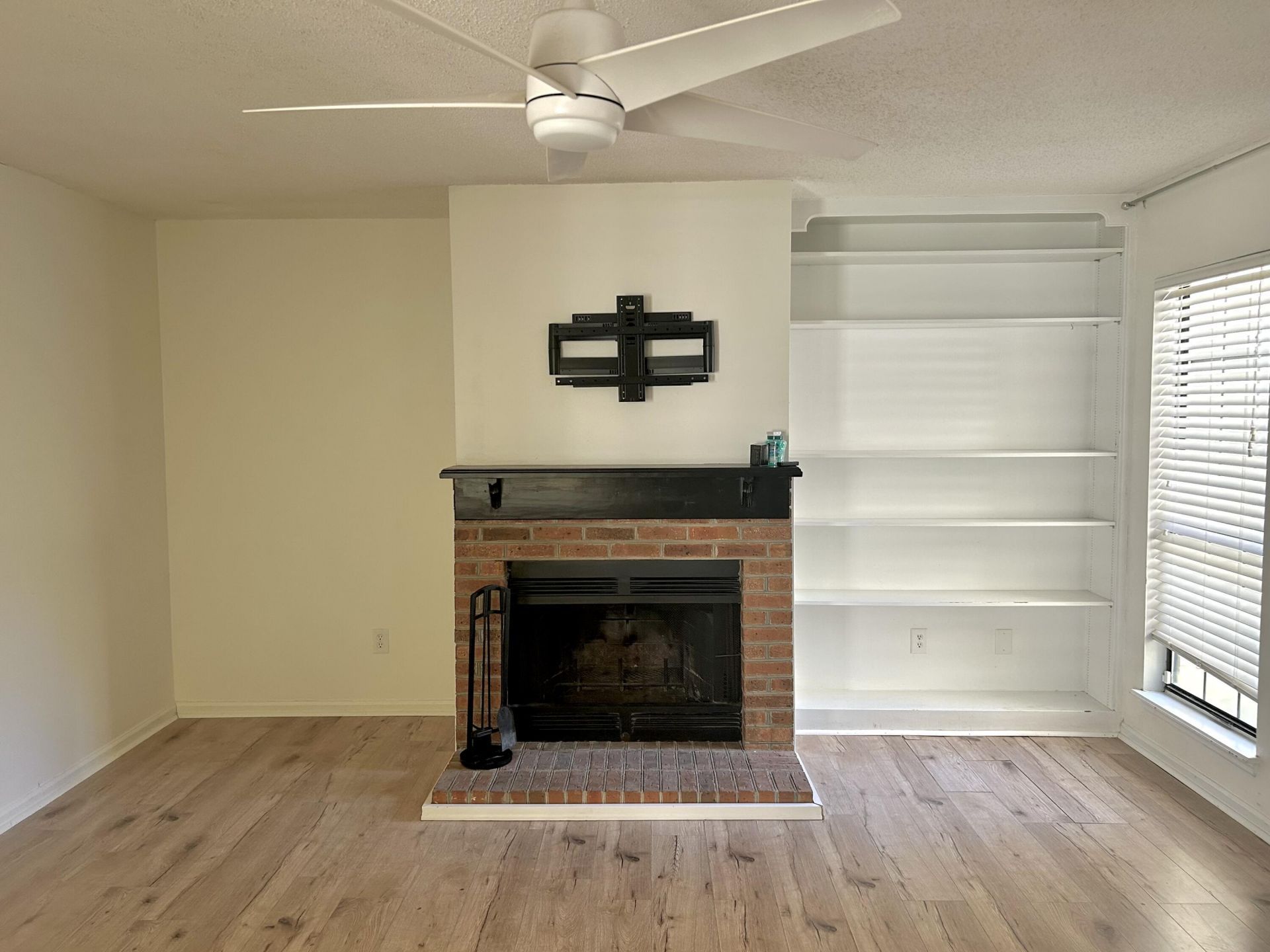 91 Indigo Lane Photo 5