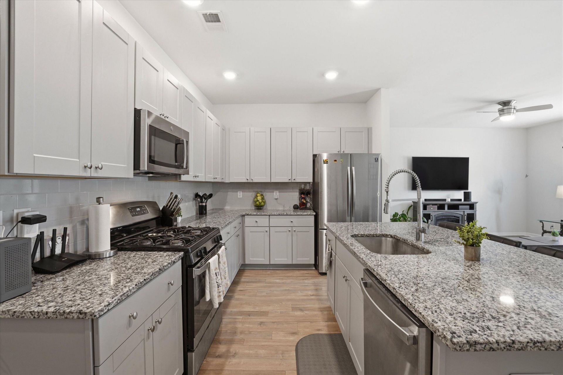 517 Spanish Wells Road Photo 6