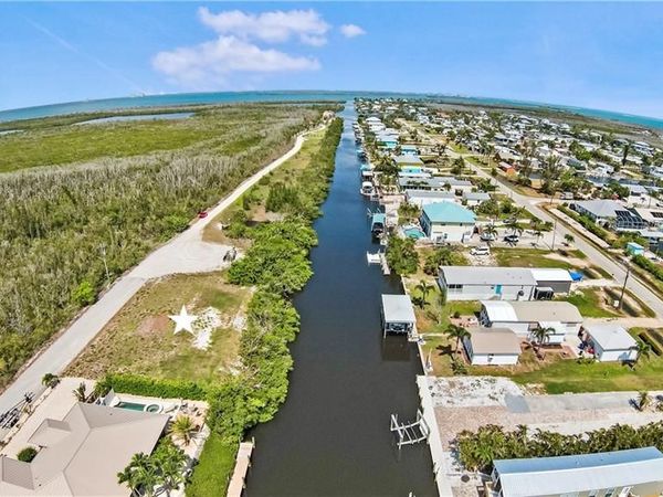 2807 Cussell DR , ST. JAMES CITY, FL 33956