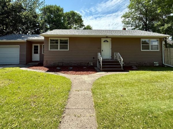 220 S 4th Street, Bird Island, MN 55310