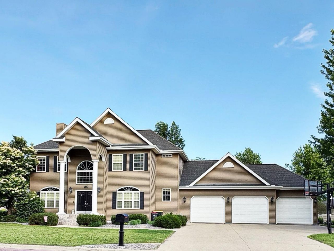 504 Northwood Drive, Redwood Falls, MN 56283