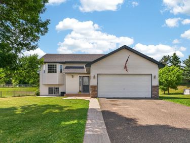 527 Jewell Street, Mora, MN 55051