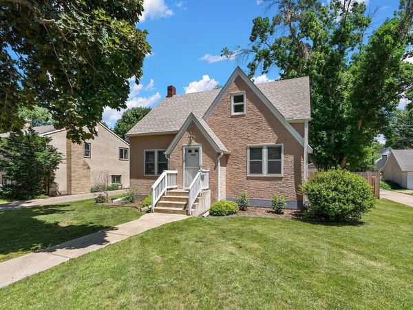 1746 Holton Street, Falcon Heights, MN 55113