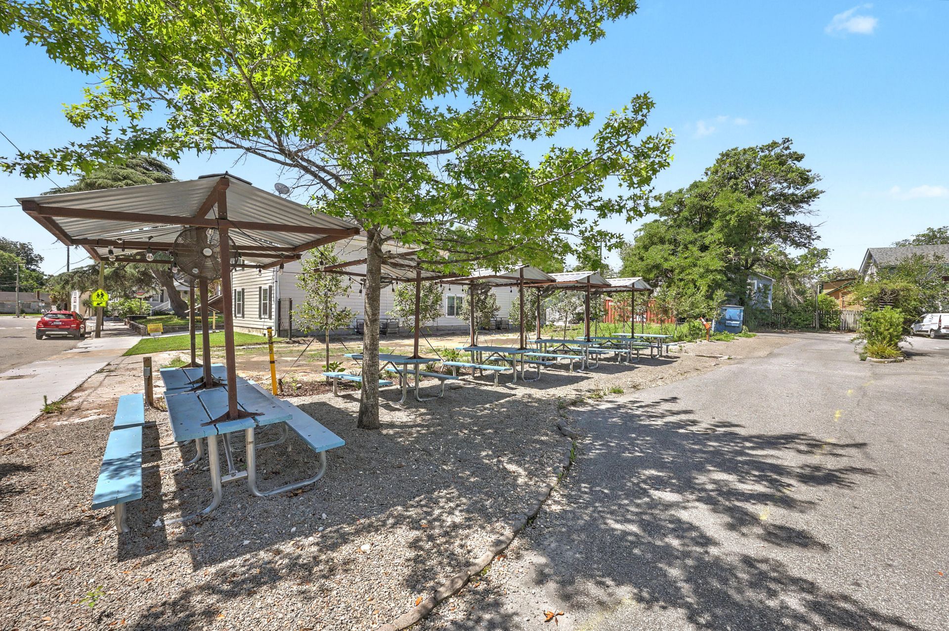 1011 King Street  Photo 25