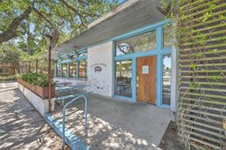 1011 King Street  photo 4