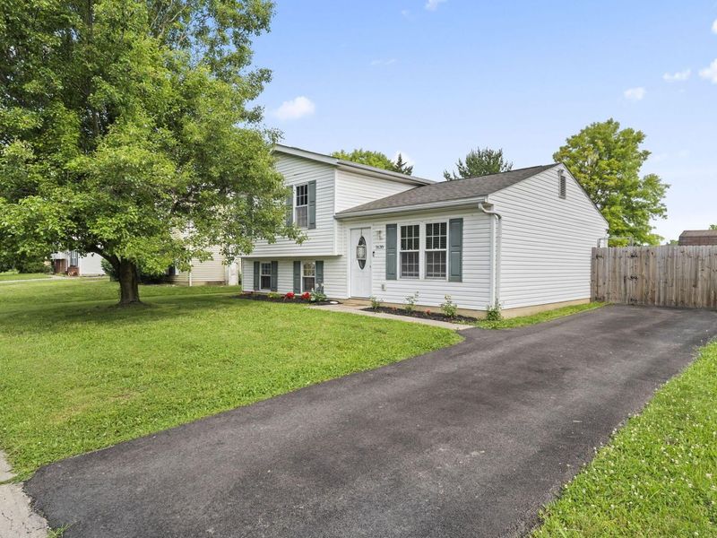 1638 Elm Creek Drive , Grove City, OH 43123 Photo 3