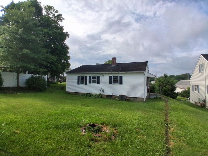 215 Whitehouse Street , Crooksville, OH 43731 Photo 17
