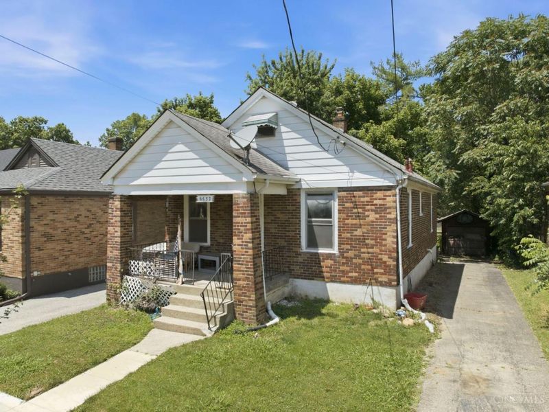 6632 Cambridge Avenue, Columbia Twp, OH 45227 Photo 2