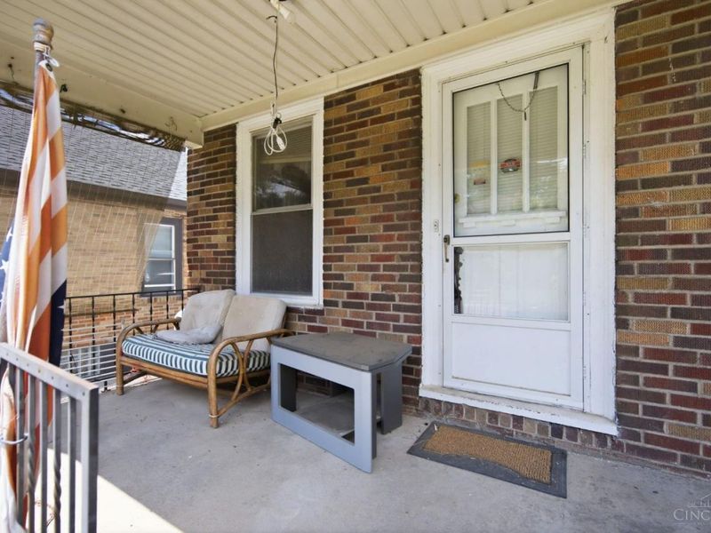 6632 Cambridge Avenue, Columbia Twp, OH 45227 Photo 3