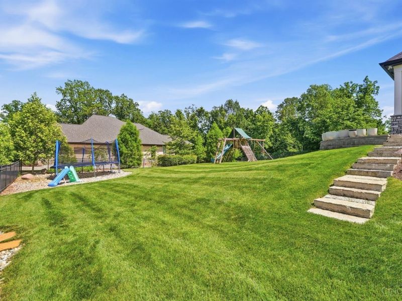 574 Forestedge Drive, Anderson Twp, OH 45255 Photo 67