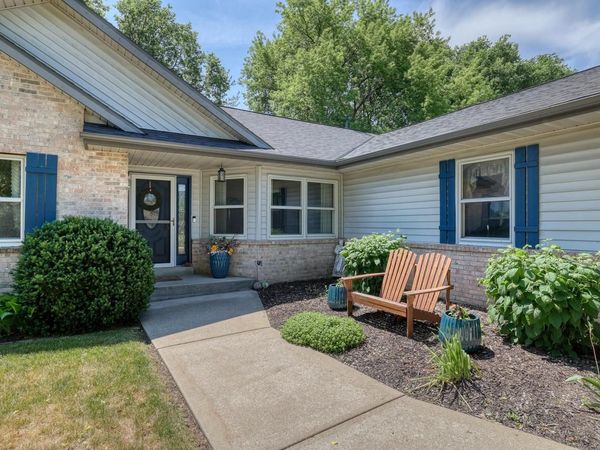 494 Quinlan COURT, Pewaukee, WI 53072