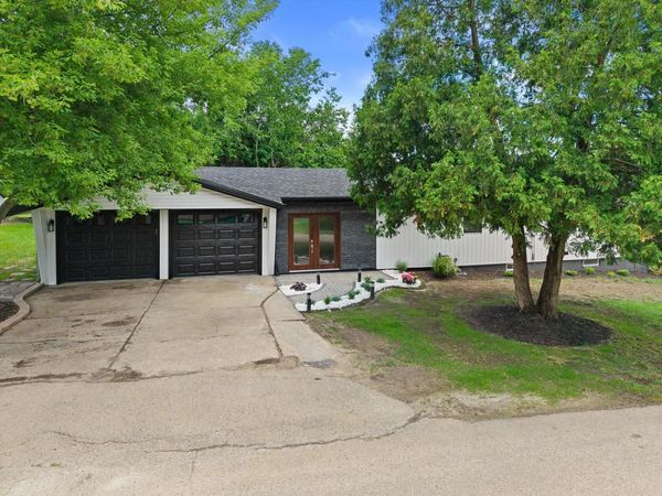 W3990 Longfellow DRIVE, Lake Geneva, WI 53147