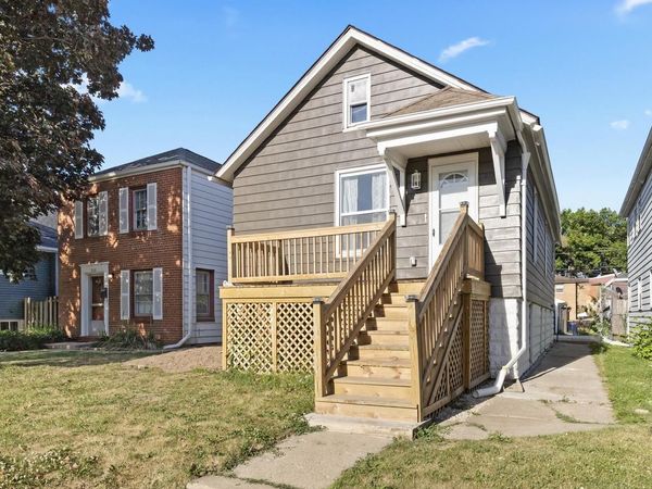 2172 S 76th STREET, West Allis, WI 53219
