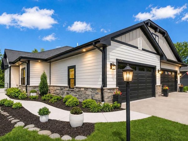 7970 W Stone Ridge DRIVE, Unit 85-1, Lannon, WI 53046