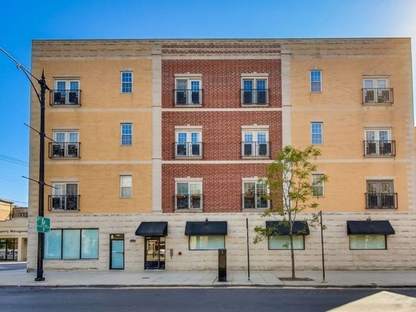 3231 W Fullerton Avenue , Unit 3W, Chicago, IL 60647