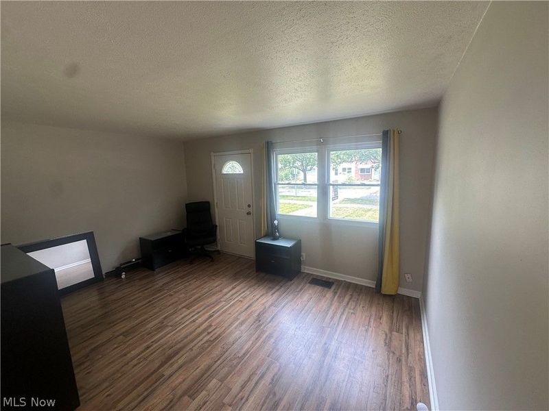 5981 Glenway Drive , Brook Park, OH 44142 Photo 7