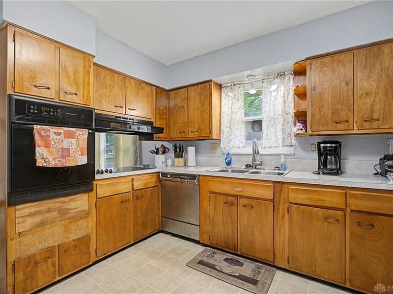 5607 Greencrest Drive, Dayton, OH 45432 Photo 16