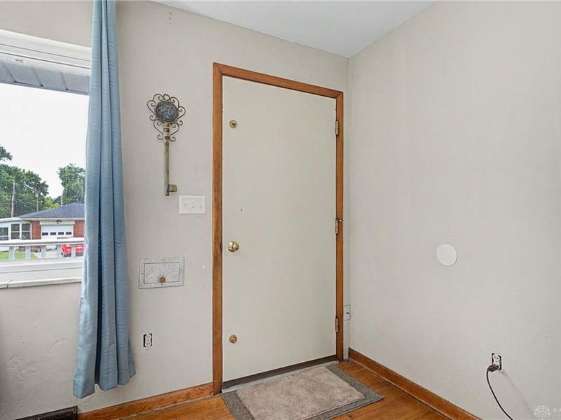 5607 Greencrest Drive, Dayton, OH 45432 Photo 8