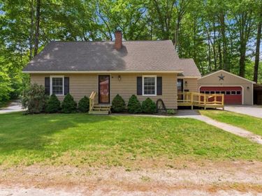7 1st Street , Lisbon, ME 04252