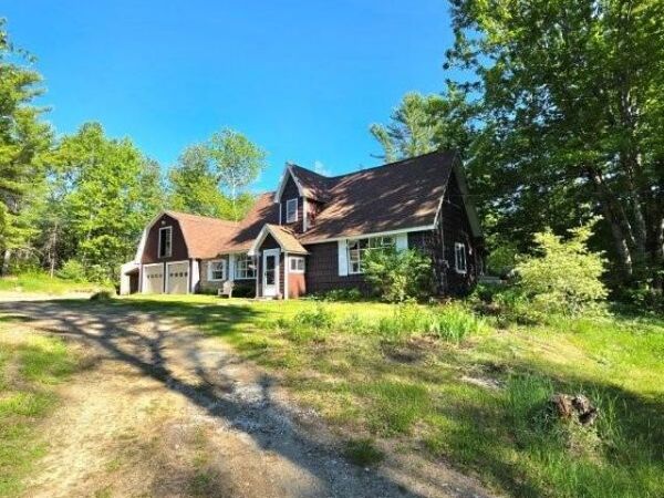515 Dodlin Road , Enfield, ME 04493