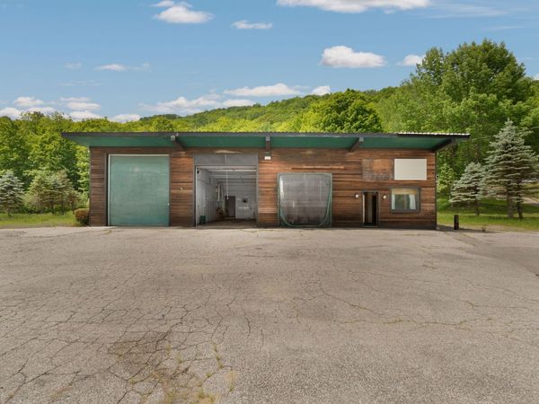 531 Farmington Road , Strong, ME 04983