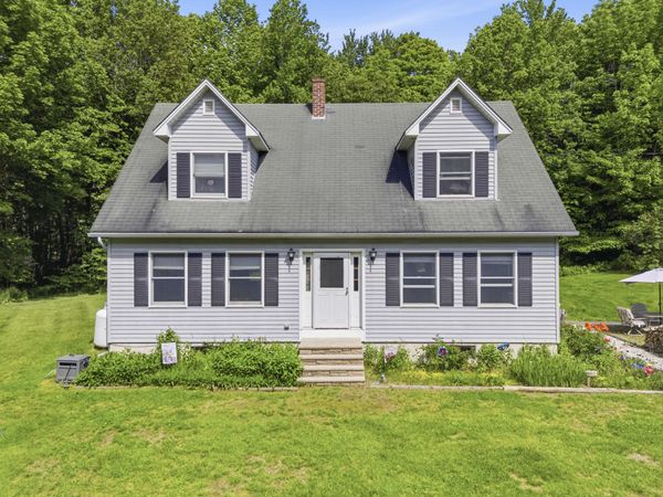 1079 Gardiner Road , Wiscasset, ME 04578